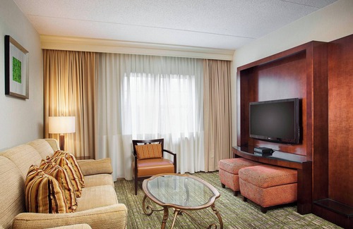 Clearing Hotel | Chicago Marriott Midway