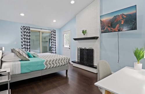 Roselle House | Chicagoland Chalet in Schaumburg 4 BRs!