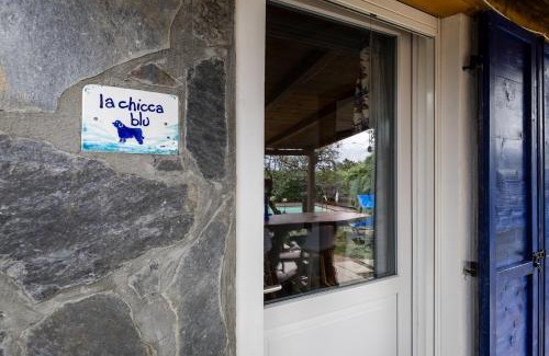 Montemarcello Ski Chalet | Chicca blu