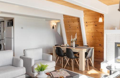 Tahoe Woods Apartment | Chickaree by AvantStay A-Frame w Mountain Views