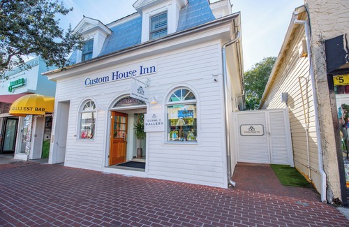 Historic Seaport Apartment | Chicken Run at Custom House Inn | Unbeatable Location On Duval!