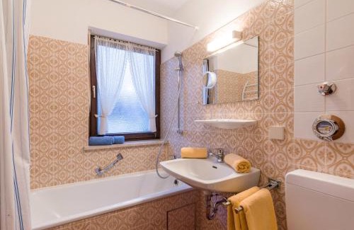 Oberaudorf Apartment | Chiemgau Comfort D4 Ferienwohnanlage Oberaudorf mit Hallenbad und Sauna