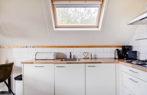 Zwiggelte House | ChiffChaff I Cottage Overlooking Spacious Garden