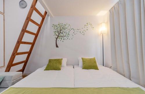 Higashi-ku Apartment | Chihaya Relaxation Haven