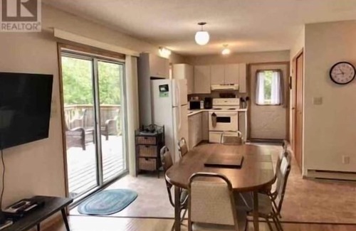 Algonquin Highlands Cottage | Child Friendly w/Private Beach & Epic Sunsets