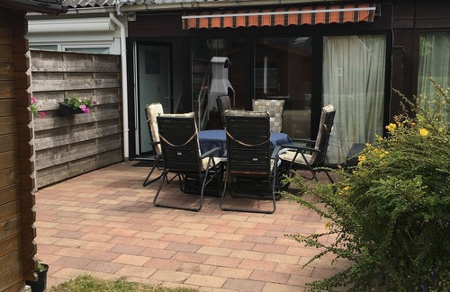 Bruinisse House | Child-friendly, cozy vacation home, by the sea, park, wifi free,