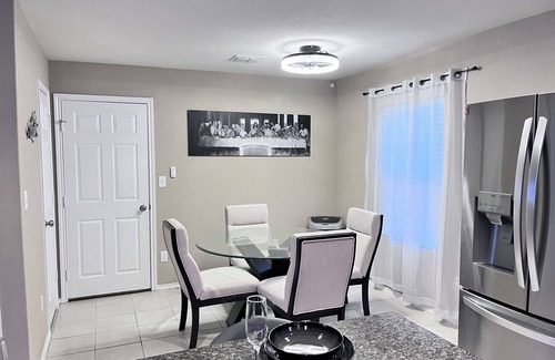 San Antonio House | Child Friendly Home + Pool/Hot Tub Near Six Flags SeaWorld And Iconic RiverWalk