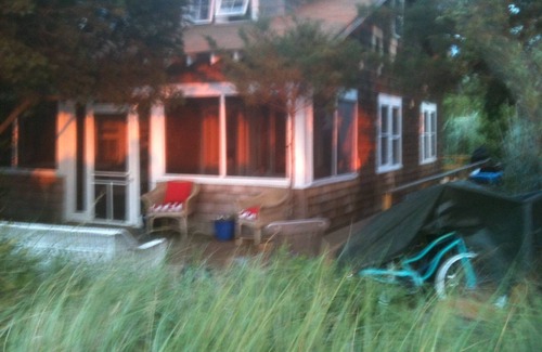 Fair Harbor Cottage | Chill Beachfront Cottage Amazing Bay & Sunset Views! Large Private Outdoor space