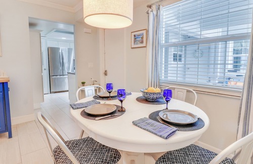 Sea Dunes Condo | Chill by the Sea | Stylish 2BR Retreat in Sea Woods