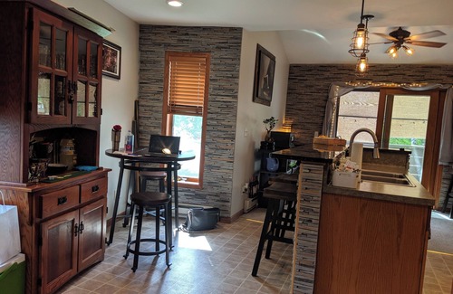 Oshkosh House | Chill Lake Channel 'Brewhouse' Townhouse: 2 bedrooms on Lake Winnebago
