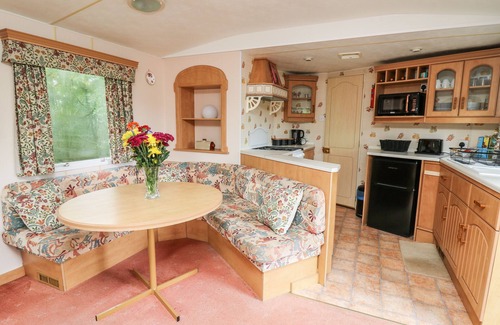 Pont-ar-gothi Cottage | CHILL OUT HOLIDAY, pet friendly, with a garden in Pencader