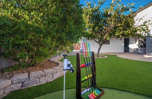 Chandler House | Chill Out in Chandler - FREE Heated/Cooled Pool-Hot tub-Game Room-Putting Green