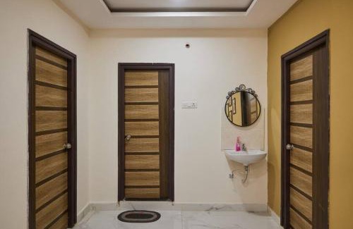 Gachibowli Apartment | Chill Place:3BHK AC Retro House @FinancialDistrict , Near US Embassy