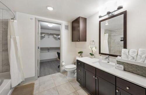 Frisco Square Apartment | Chill & Tone 1BR Frisco King & Sofa, Gym & Pool