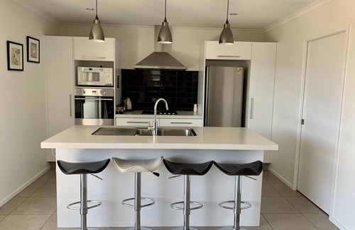 Papamoa Beach House | Chilling By The Beach