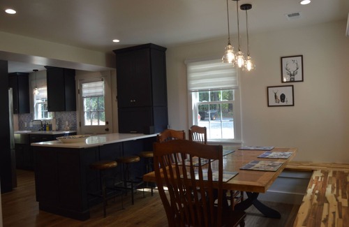 Keswick House | Chimney Corner- Keswick Home Close to Vineyards