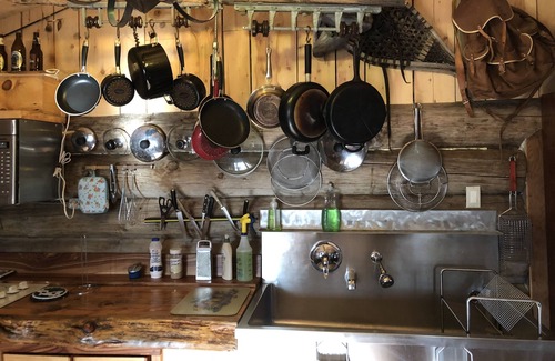 Saint-Sauveur Cabin | Chimo Refuges vacation center # MOJOTO