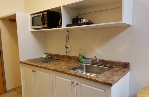 Rocky Mountain House Hotel | Chinook Inn