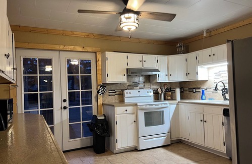 Dubois Hotel | Chinook Winds Lodge