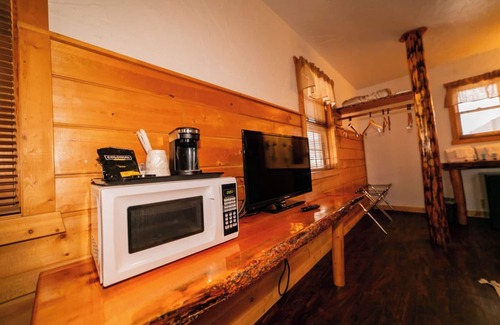 Dubois Hotel | Chinook Winds Lodge