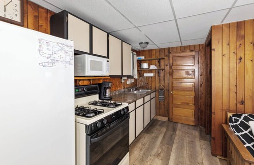 Chippewa Lake Cabin | Chippewa Bluffs Resort