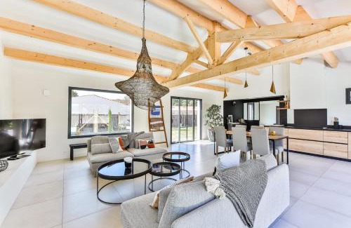 Bois-de-Cene House | Chiron Reculeau - Piscine - Wifi