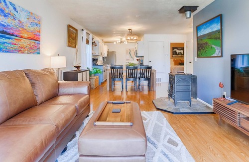 Seneca Falls House | Chirping Pines: Modern Lake Home on Cayuga Lake