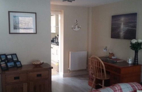 Whitstable House | Chloe Cottage - Family friendly fishermans cottage close to the beach and harbou