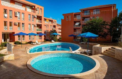 Tankovo Apartment | Chocolate Apartment on Sunny Day 6 Complex