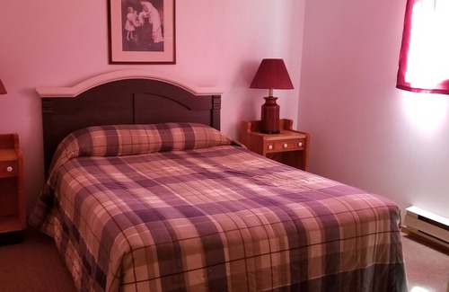 Edgetts Landing Cottage | Chocolate River Cottages - Chocolate River 2 Bedroom Cottage #1