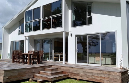Matarangi House | Choicebeachfront at Matarangi.