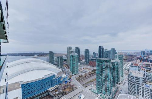Toronto Entertainment District Apartment | CHOL Furnished Suites Heart of Downtown Toronto, 2 Beds, Free Parking, CN Tower View