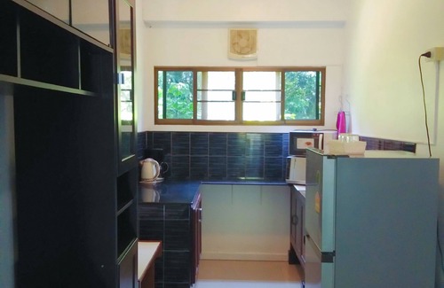 Rayong House | Chomlay Restaurant & Room for Rent