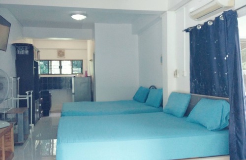 Rayong House | Chomlay Restaurant & Room for Rent