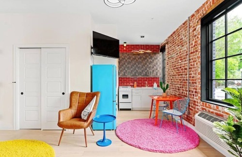 Golden Triangle Apartment | Chris Haven Art Suite 111