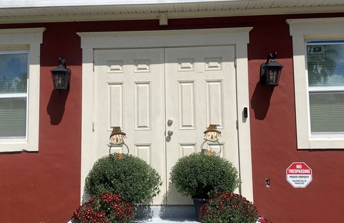 Maitland Apartment | Chris & Tish Cozy Apartment -2 bedroom and 4 bathrooms