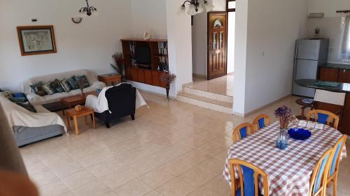 Polis Villa | Chriseleni Latchi Villas