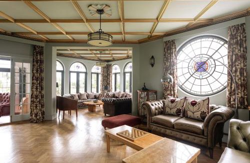 Shanklin House | Christie Mansion - Luxury Cottages
