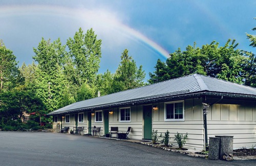 Christina Lake House | Christina Lake Sleeps 2, Pet Friendly - Unwind and Enjoy Beaches, Golf, Fishing