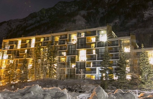 Salt Lake Mountain Resorts Apartment | Christmas at Snowbird, Dec 23 - 30 2023. Be First to Ski the Amazing Powder!
