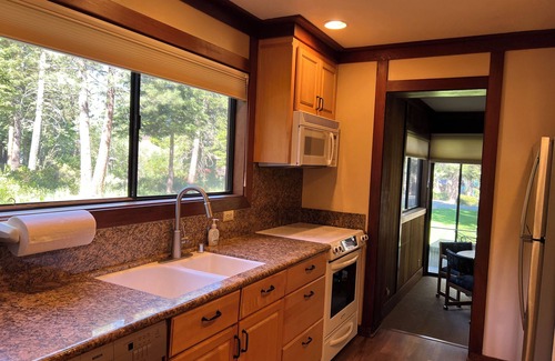 Dollar Point Condo | Christmas in Tahoe- 4 Bedroom in Chinquapin. Walking distance to Lake