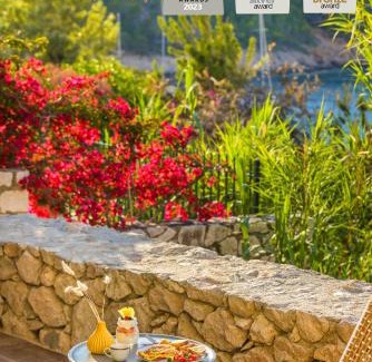 Frourion Hotel | Chromata Assos Villas Kefalonia