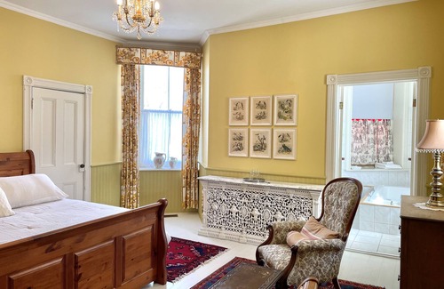 Gananoque House | Chrysler House