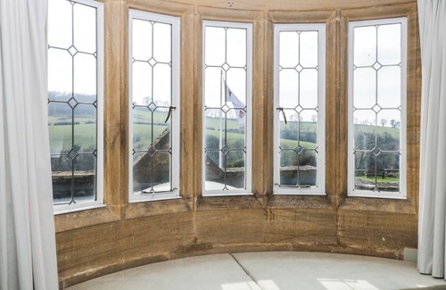 Heligan Cottage | CHUDLEIGH CHARM AT HARCOMBE HOUSE, with pool in Chudleigh
