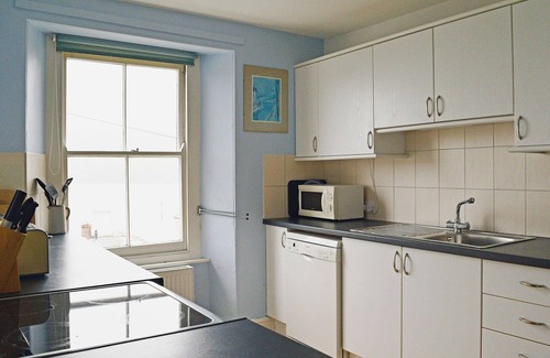 Salcombe Cottage | CHURCH ST 1 UPPER APARTMENT