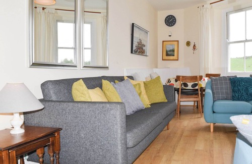 Salcombe Cottage | CHURCH ST 1 UPPER APARTMENT