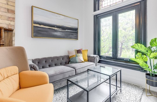 Church and Wellesley Apartment | Church St Spacious Suite