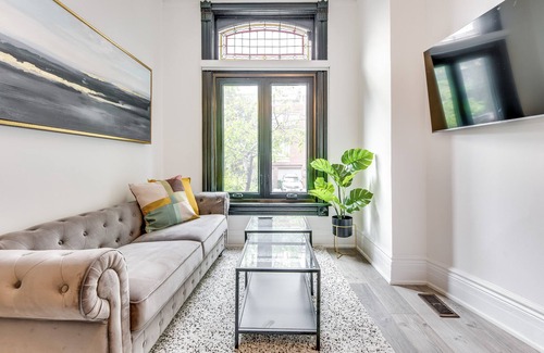 Church and Wellesley Apartment | Church St Spacious Suite