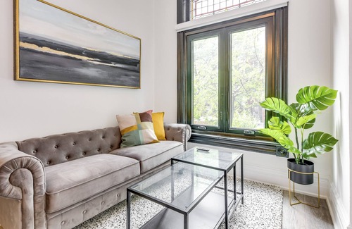 Church and Wellesley Apartment | Church St Spacious Suite