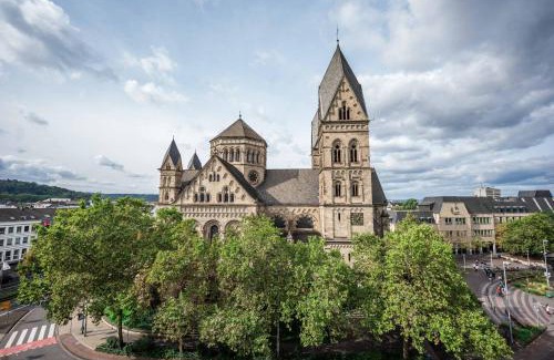 Altstadt Apartment | Church View Modern Apartment in the heart of Koblenz